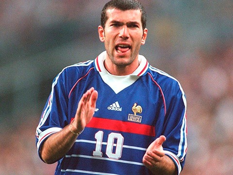 Zinedine Zidane Zidane rose to fame with ability to control games in french football with Bordeaux where he spent 4 years before moving to Juventus in 1996 where his ...