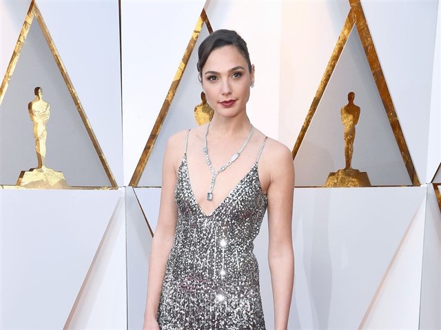 Gal Gadot in Givenchy Haute Couture.