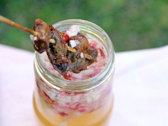 Balunbalunan Not only do Filipinos skewer and grill chicken intestine, they also do the same to chicken gizzard. In Filipino cuisine, nothing goes to waste. Balunb...